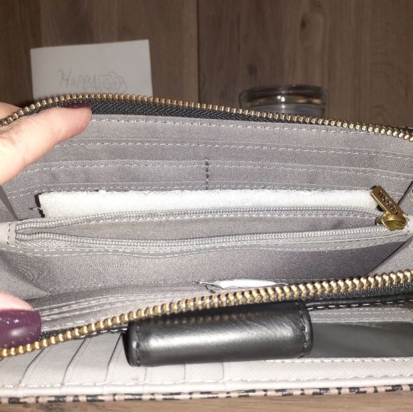 #132 Fossil Wristlet Wallet - Picture 5 of 6